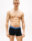 boxers-tommyhilfiger-homme-noirs-porte-bleu