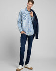 chemise-motifs-replay-bleue-homme-porte
