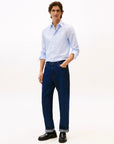 chemise-tommy-hilfiger-bleue-homme-porte