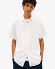chemise-tommy-jeans-blanche-homme-DM0DM22786YBH-face