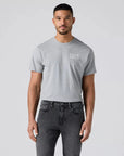 jean-511-levis-gris-homme-face-porte