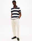 polo-tommyhilfiger-homme-marine-porte