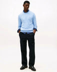 pull-tommy-hilfiger-cachemire-bleu-homme-porte