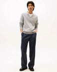pull-tommy-hilfiger-gris-cachemire-homme-porte
