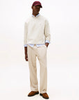 sweatshirt-tommy-hilfiger-beige-homme-porte