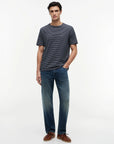 tshirt-tommy-hlfiger-mariniere-homme-MW0MW409230A7-porte