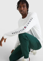 Afbeelding in Gallery-weergave laden, T-Shirt manches longues Tommy Hilfiger blanc en coton bio
