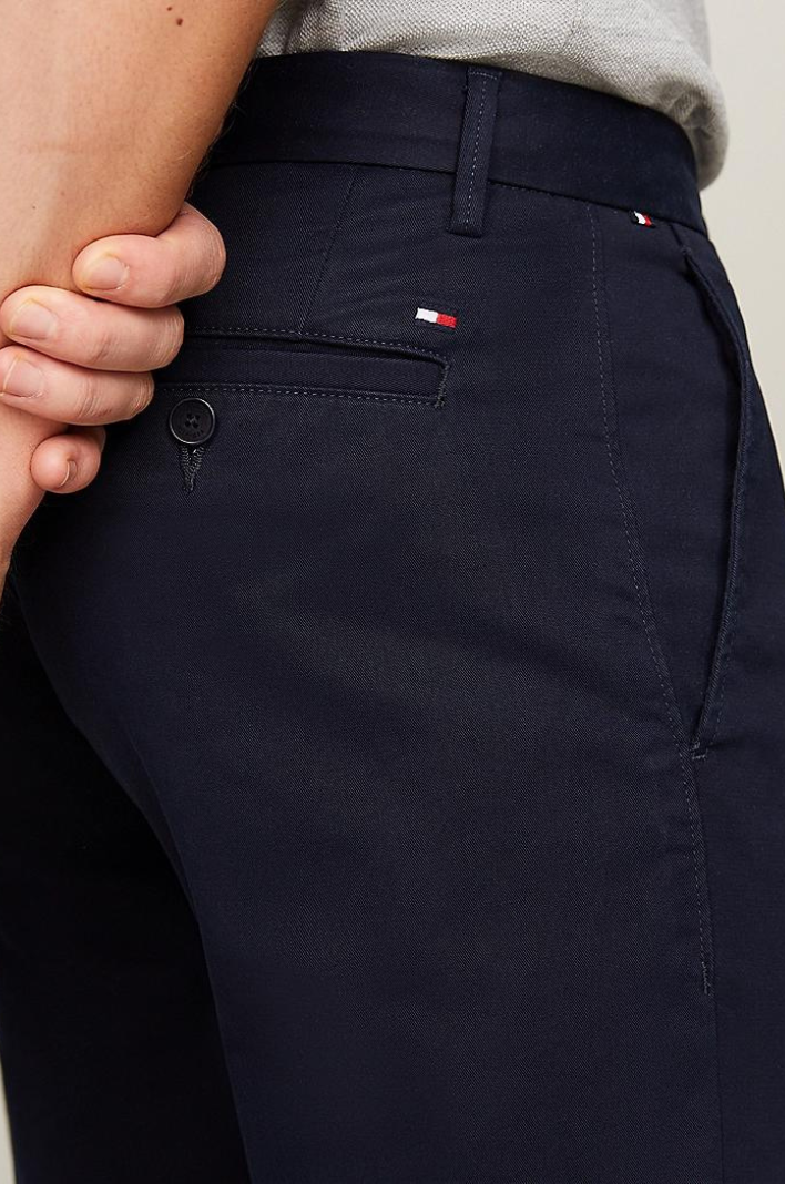 Pantalon chino Tommy Hilfiger marine en coton bio stretch