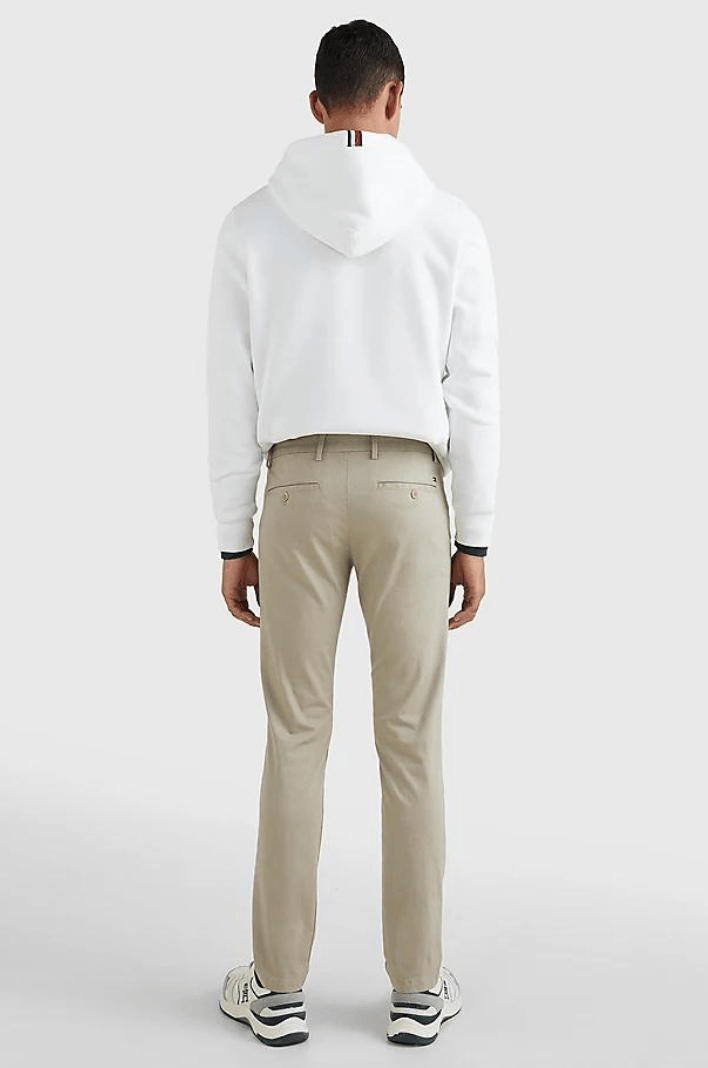 Pantalon chino slim Tommy Hilfiger beige en coton stretch - Georgespaul