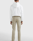 Pantalon chino slim Tommy Hilfiger beige en coton stretch - Georgespaul