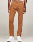 Pantalon chino slim Tommy Hilfiger marron en velours - Georgespaul