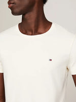 Charger l&#39;image dans la galerie, T-Shirt Tommy Hilfiger ajusté beige en coton bio stretch | Georgespaul
