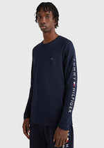Afbeelding in Gallery-weergave laden, T-Shirt homme manches longues Tommy Hilfiger marine coton bio | Georgespaul
