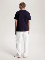 Afbeelding in Gallery-weergave laden, T-Shirt logo homme Tommy Hilfiger marine en coton bio | Georgespaul
