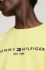 Afbeelding in Gallery-weergave laden, T-Shirt logo poitrine Tommy Hilfiger jaune coton bio
