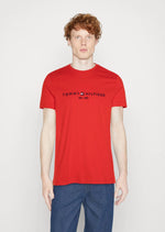 Afbeelding in Gallery-weergave laden, T-Shirt homme Tommy Hilfiger rouge en coton bio I Georgespaul
