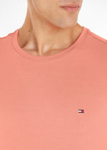 Charger l&#39;image dans la galerie, T-Shirt Tommy Hilfiger rose en coton bio pour homme I Georgespaul

