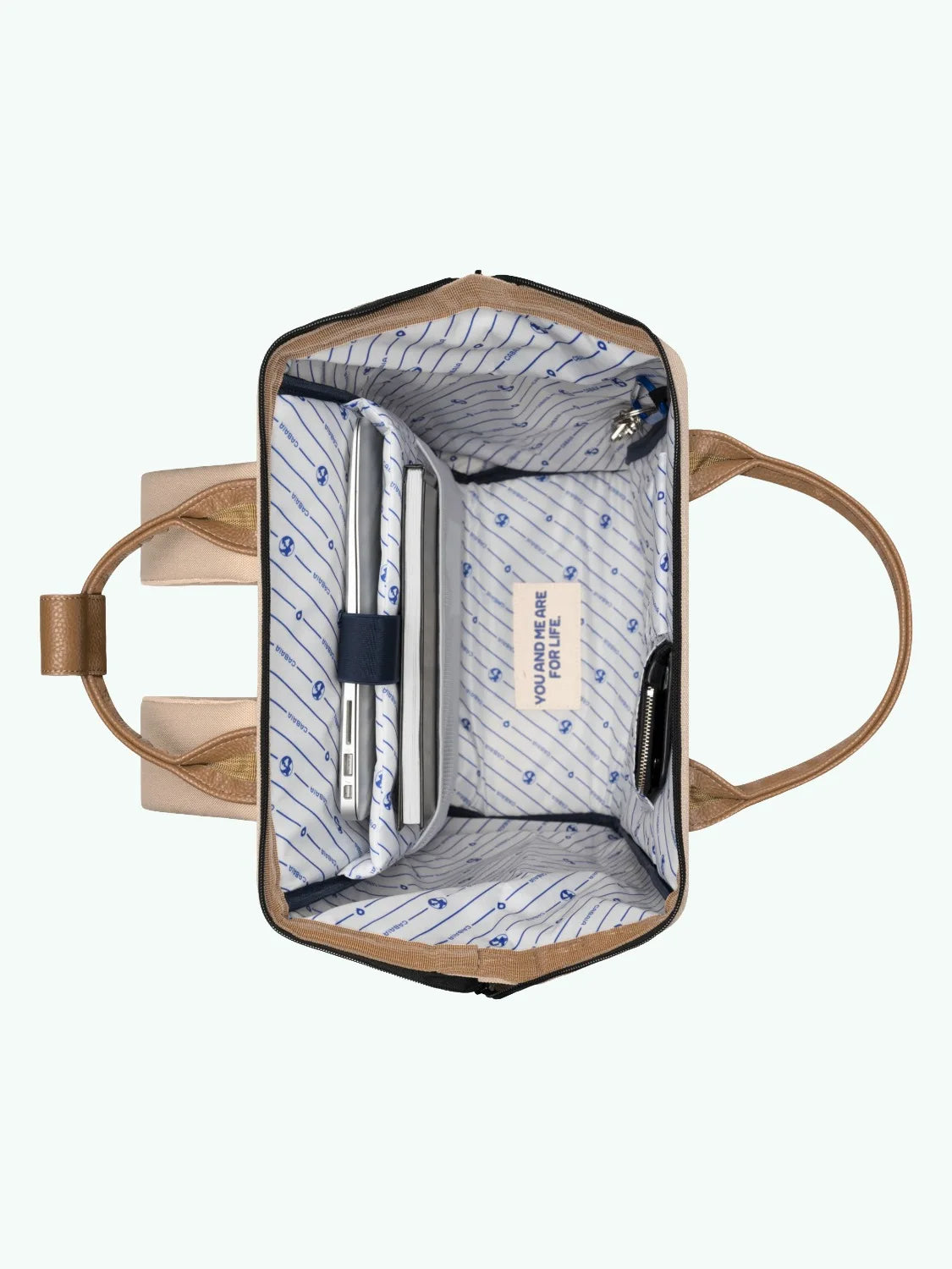 adventurer-cabaia-large-Kuala-Lumpur-dessus