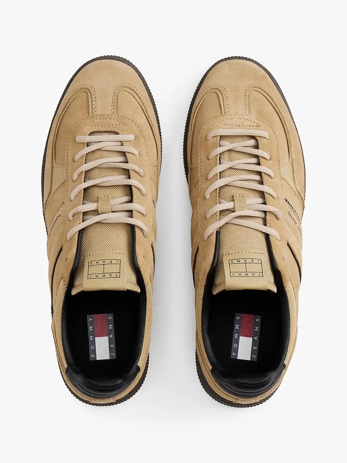 baskets-homme-tommy-jeans-em0em01609act-dessus