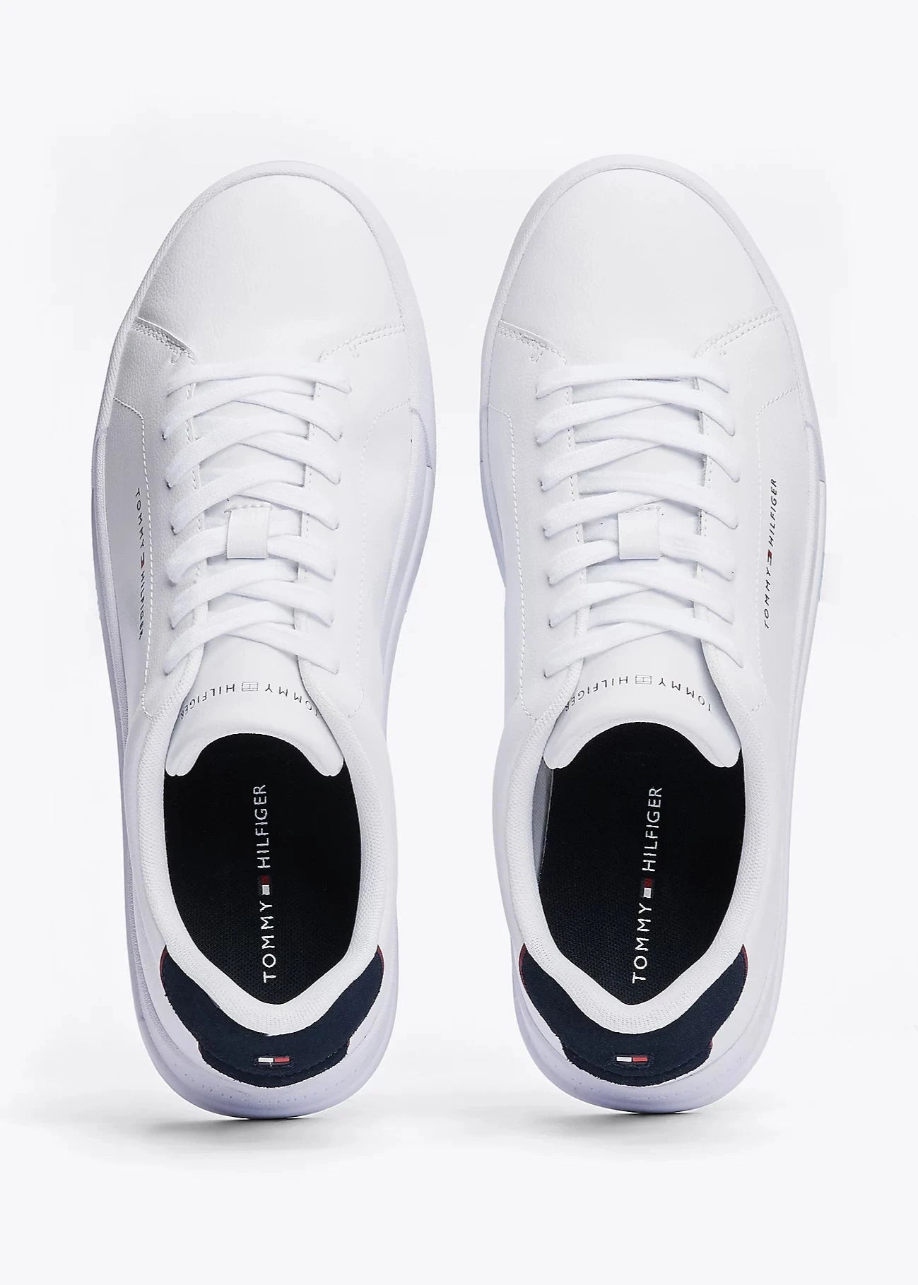baskets-tommy-hilfiger-blanches-fm0fm053670ld-dessus