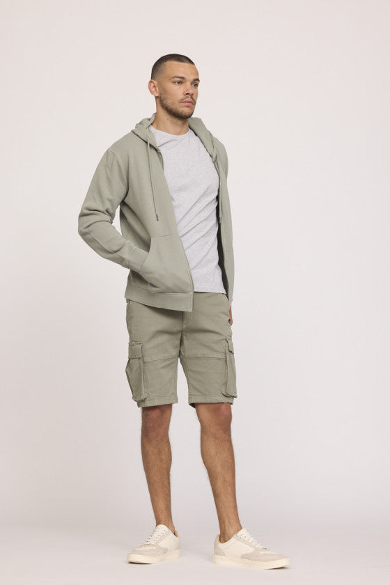 bermuda-lee-cooper-homme-nock-kaki-porte