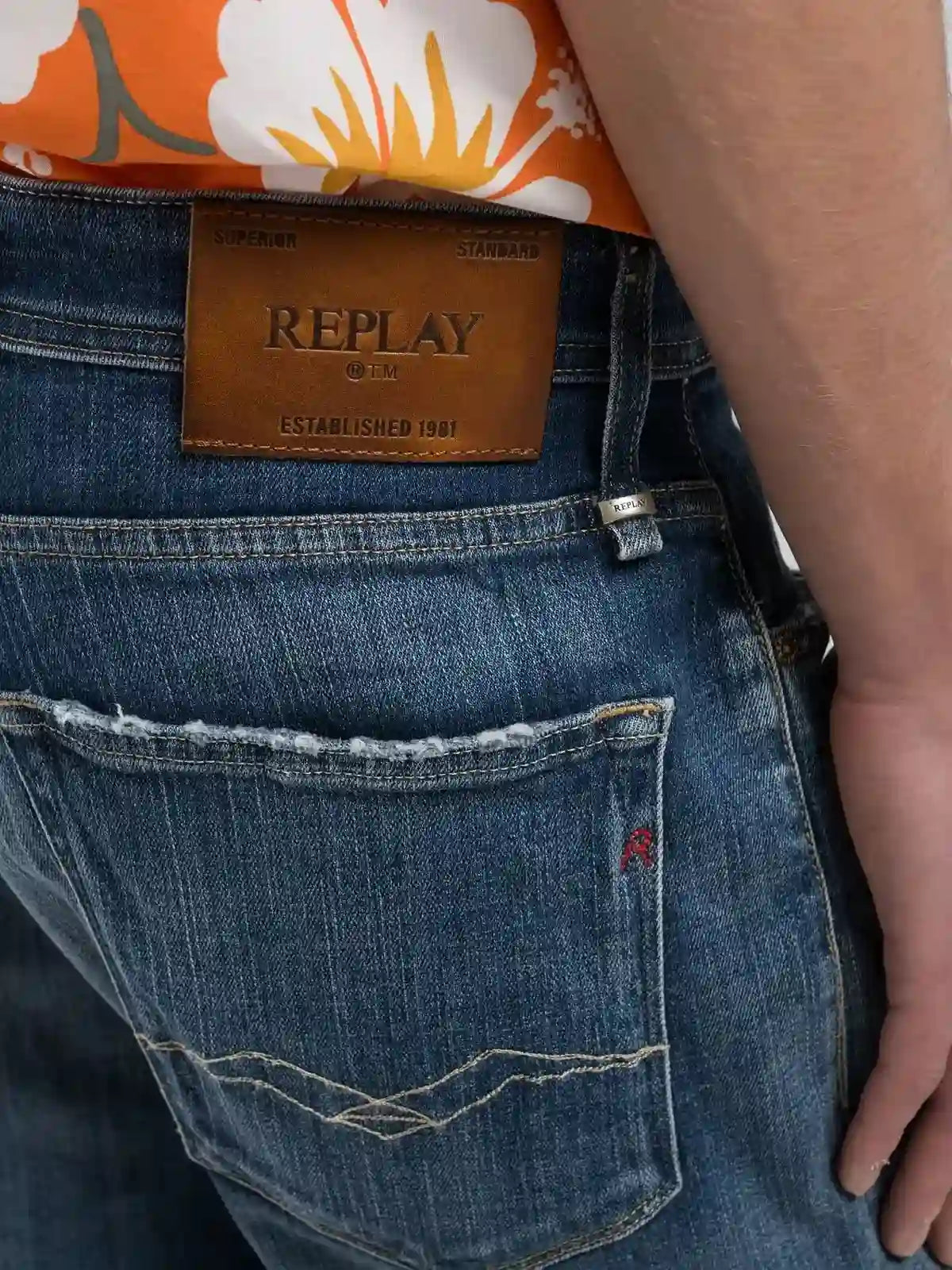 bermuda-replay-homme-jean-bleu-zoom-dos