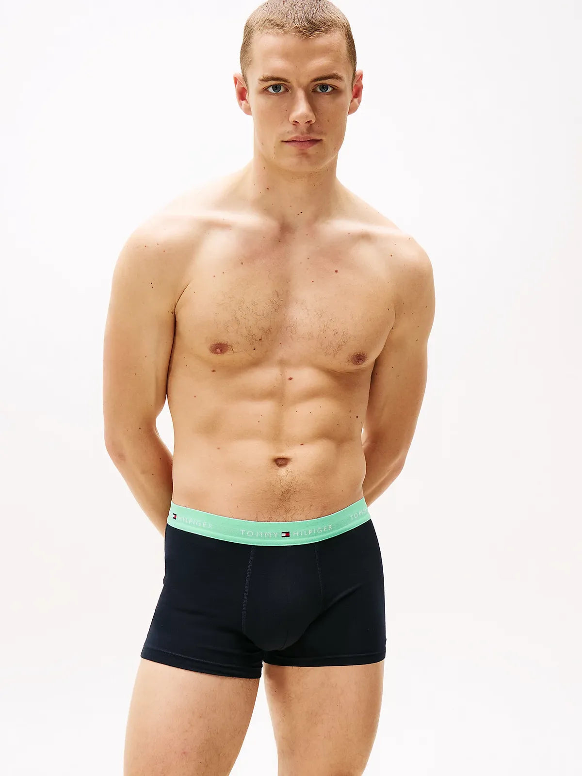 boxers-tommyhilfiger-homme-noirs-porte-vert