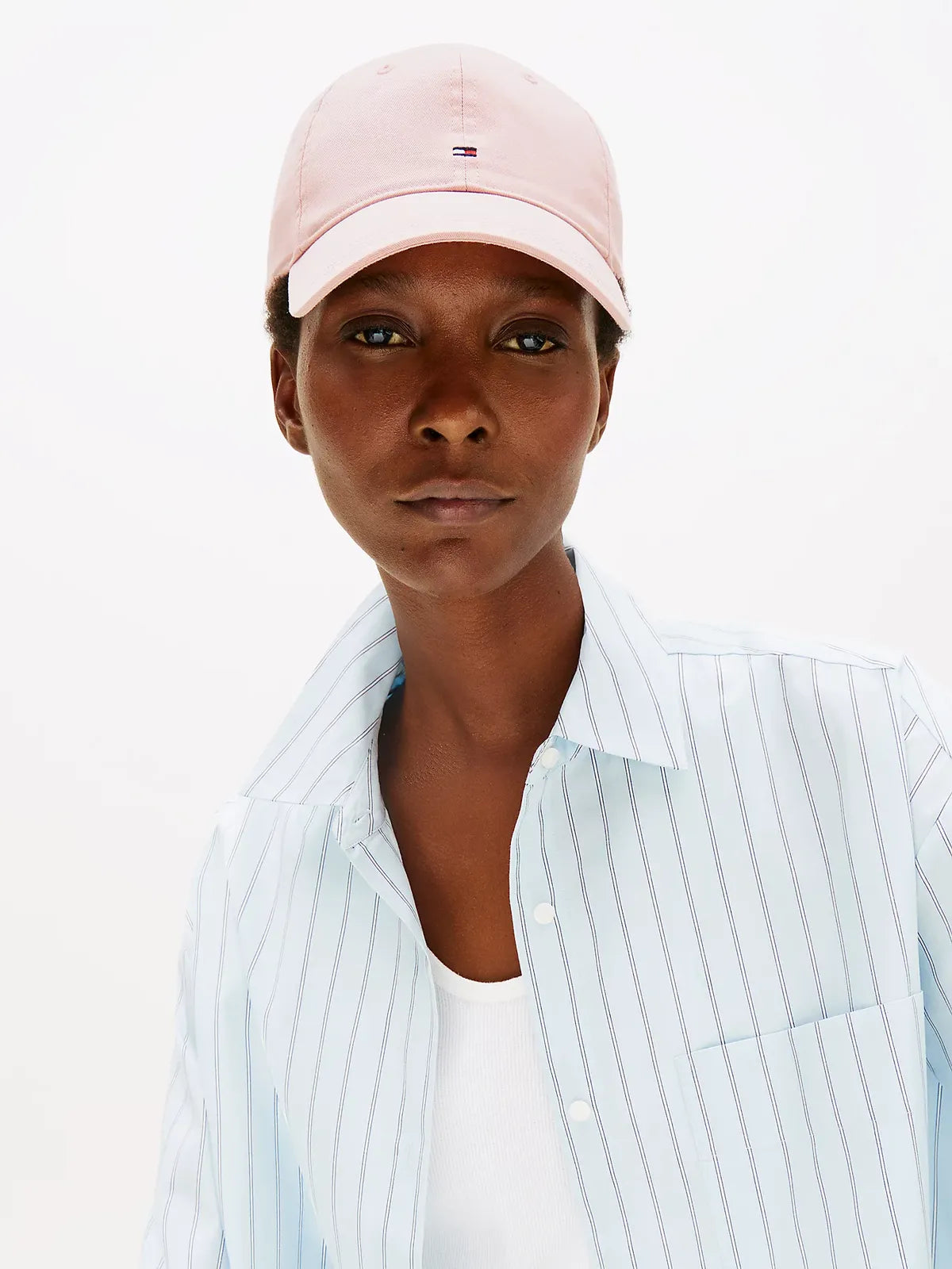 casquette-tommy-hilfiger-unisexe-rose-porte_637e5014-0033-4010-a878-b643de36d2c4