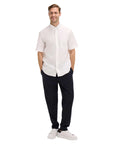 chemise-eden-park-blanche-homme-PPSHICTE0009BC-porte