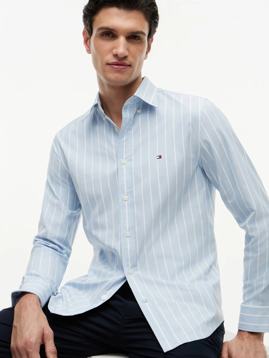 chemise-tommy-hilfiger-bleue-homme-MW0MW434300A4-zoom