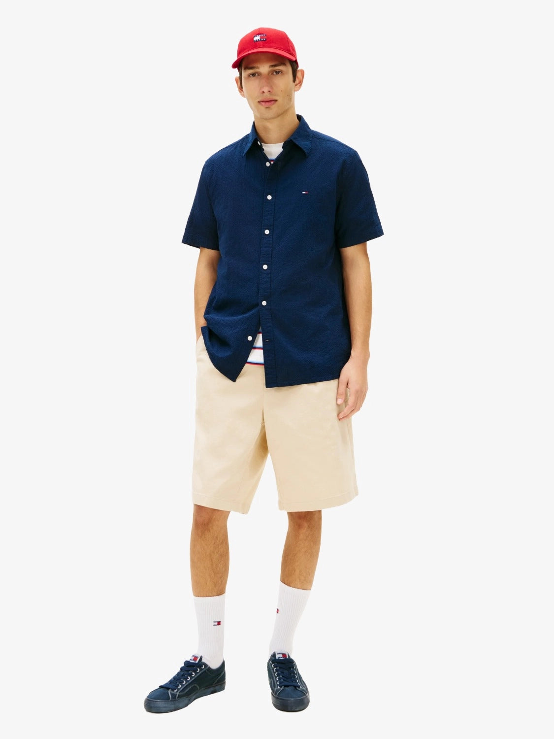 chemise-tommy-jeans-marine-homme-DM0DM22786C1G-porte