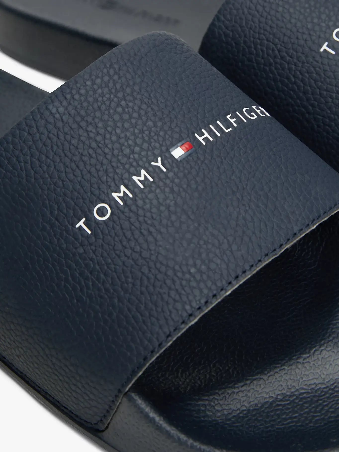 claquettes-tommy-hilfiger-FM0FM05432DW5-zoom_1