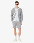 gilet-lacoste-gris-homme-AH1957-00-porte