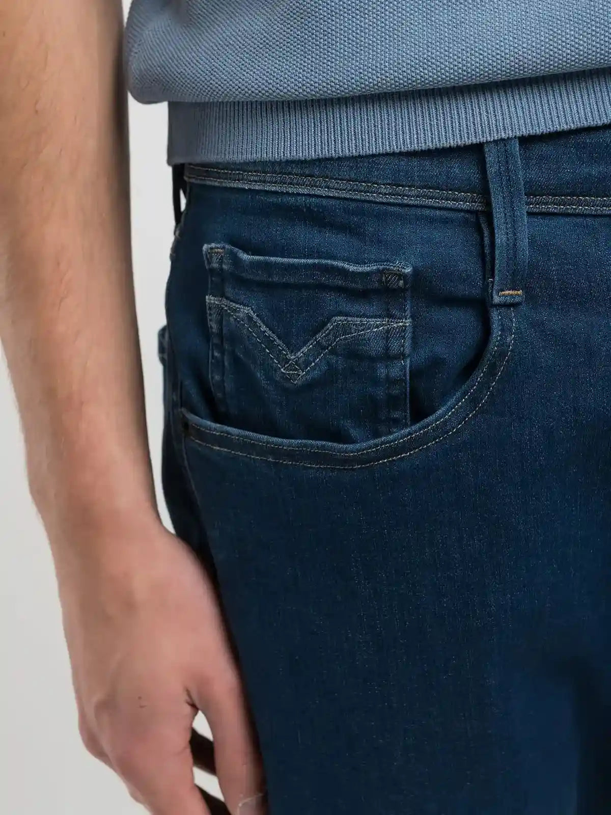 jean-replay-homme-bleu-zoom-gauche
