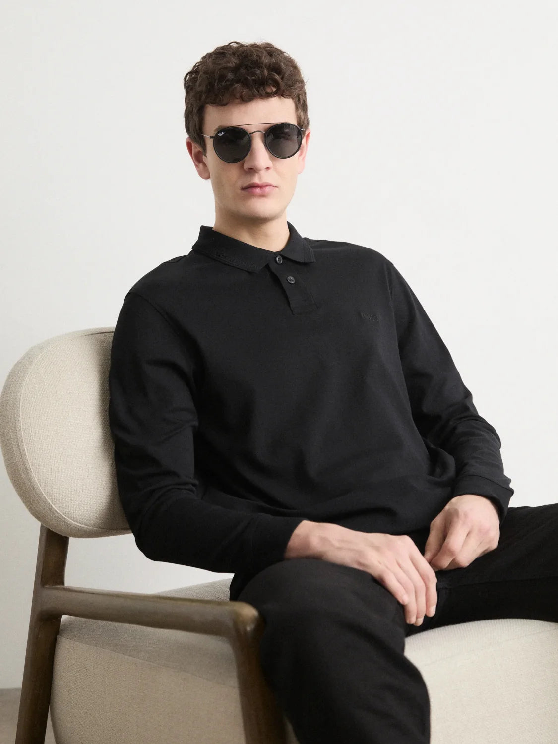 polo-manches-longues-boss-noir-homme-face
