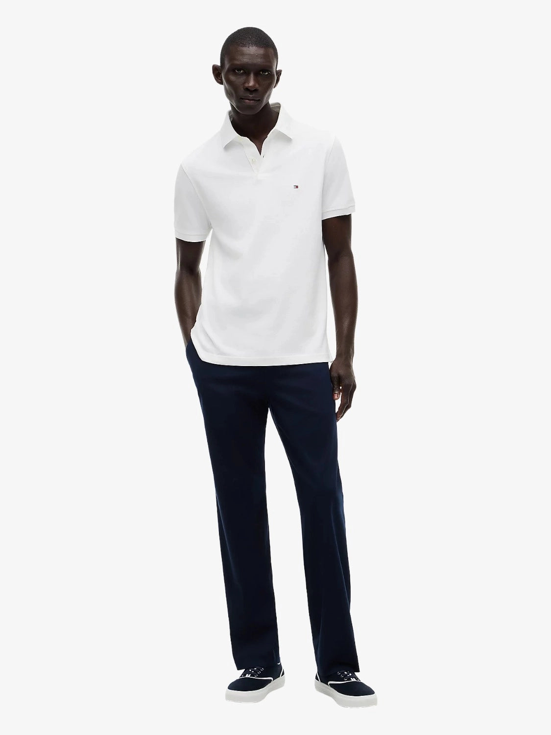polo-tommy-hilfiger-blanc-homme-MW0MW17770YBR-porte