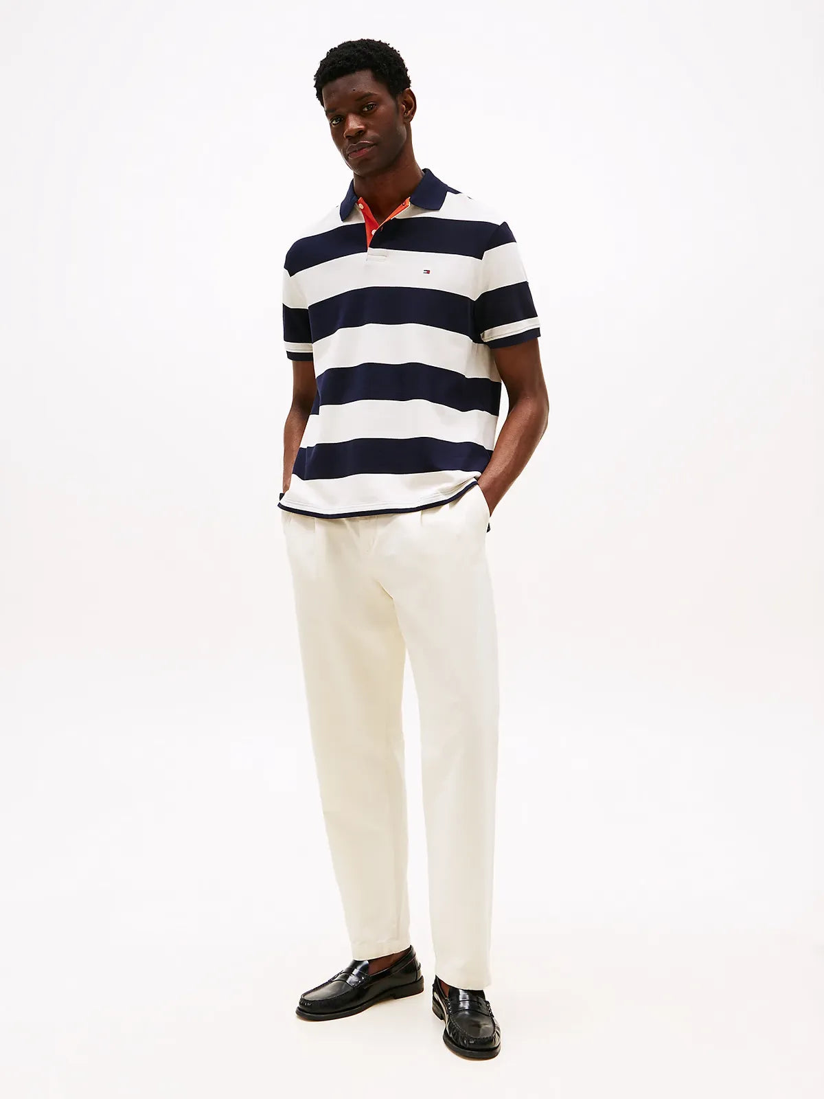 polo-tommyhilfiger-homme-marine-porte