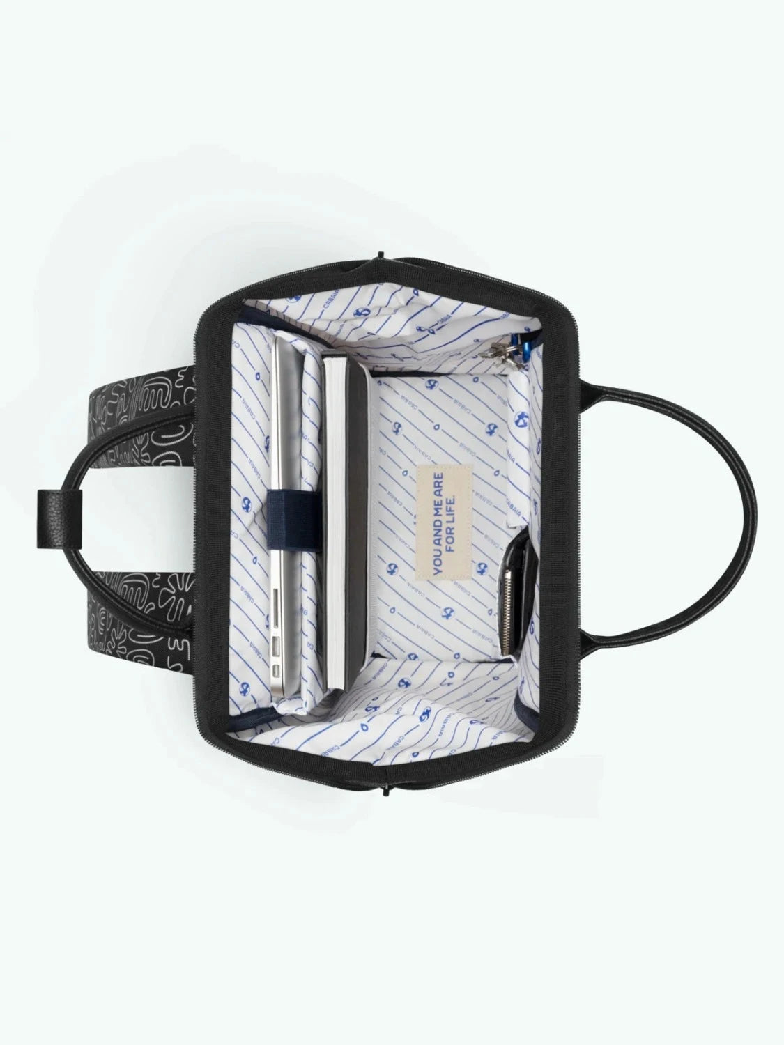 sac-a-dos-cabaia-amiens-medium-noir-ouvert