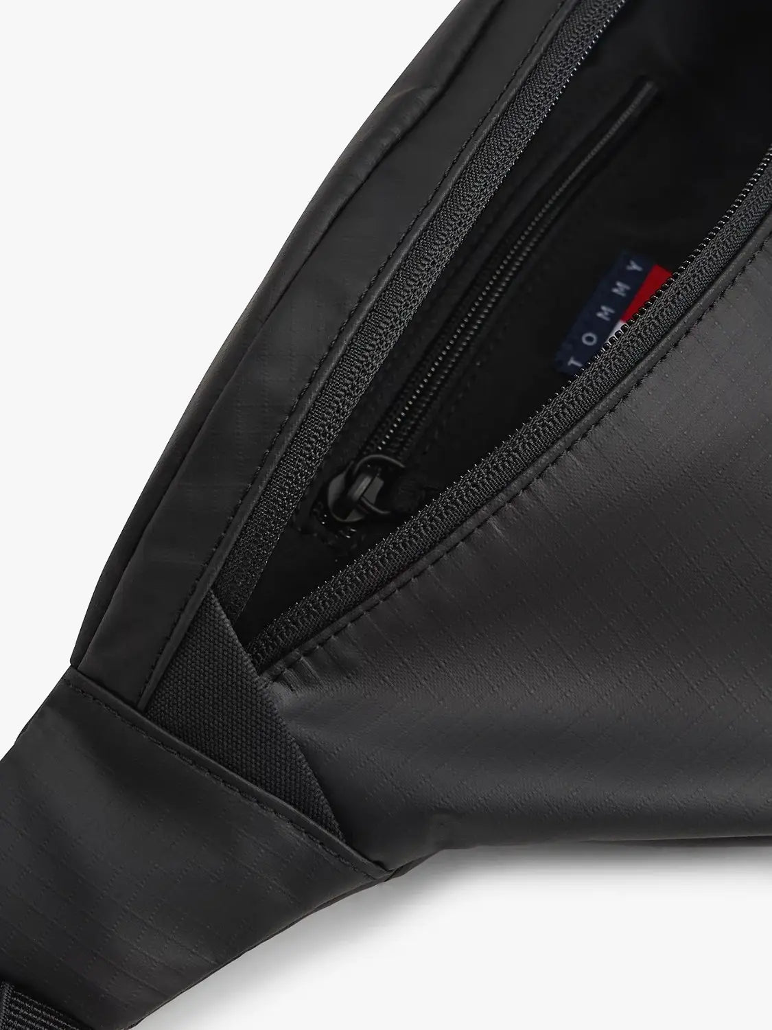 sac-banane-tommy-jeans-am0am13873bds-int