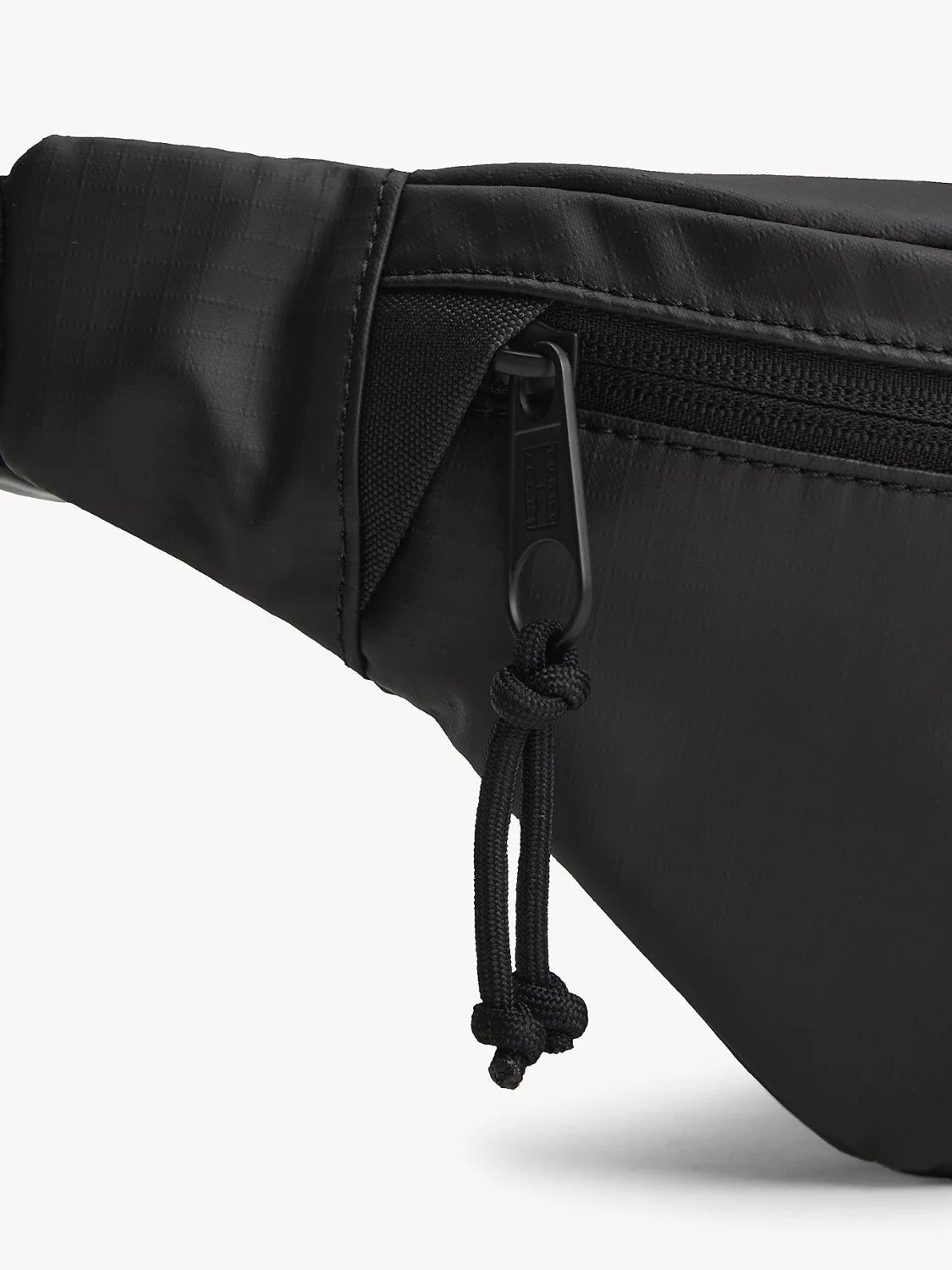 sac-banane-tommy-jeans-am0am13873bds-zip