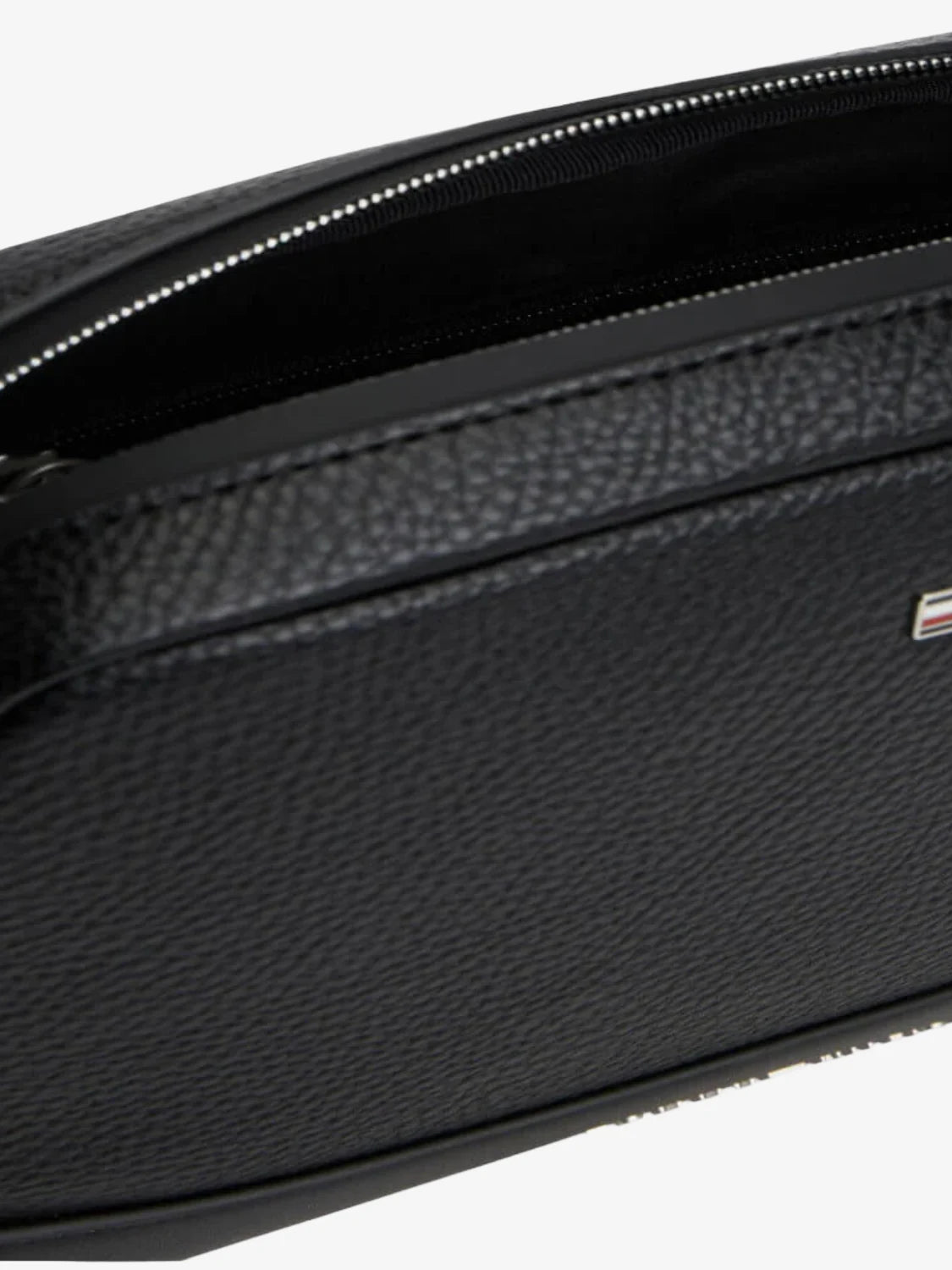 sacoche-tommy-hilfiger-noire-cuir-ouvert