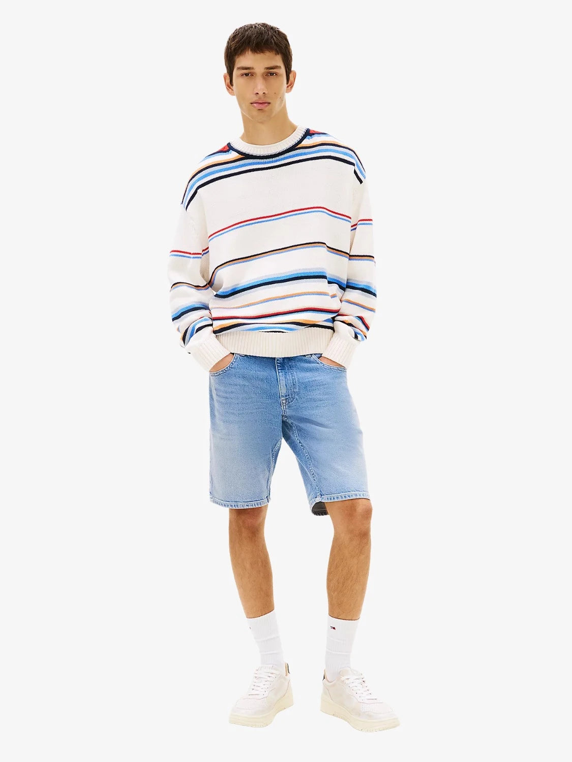 short-jean-tommy-jeans-homme-DM0DM229811A5-porte