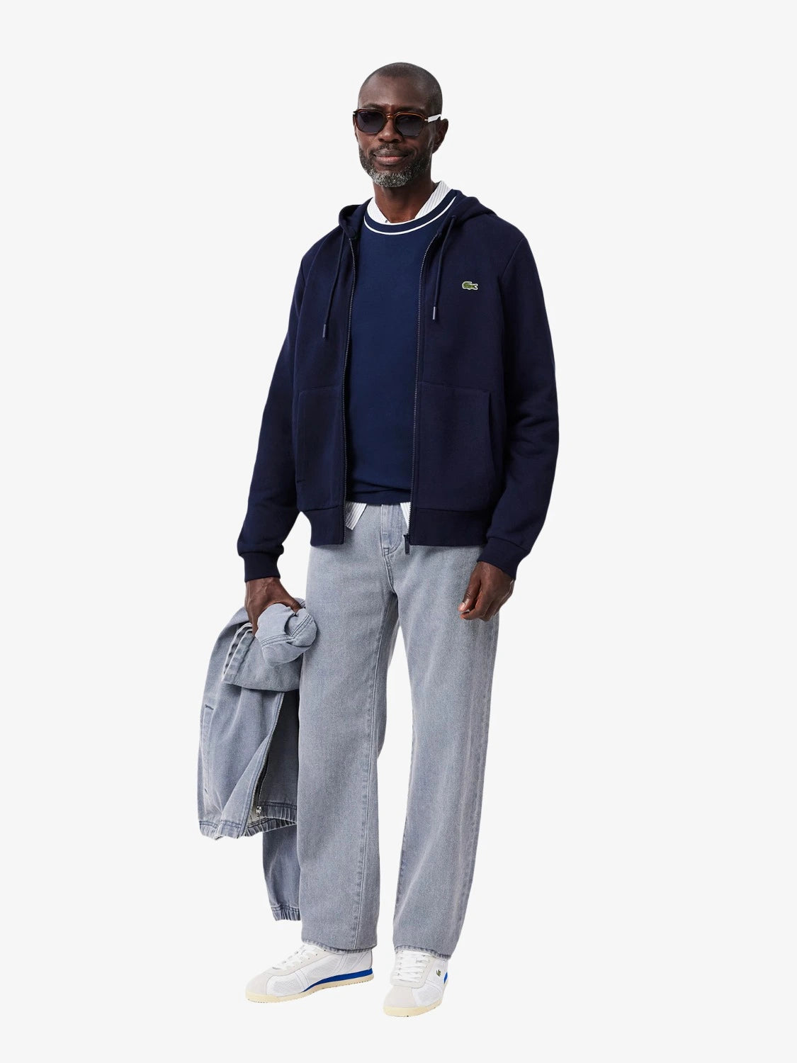 sweat-capuche-lacoste-marine-homme-SH9626-00-166-porte