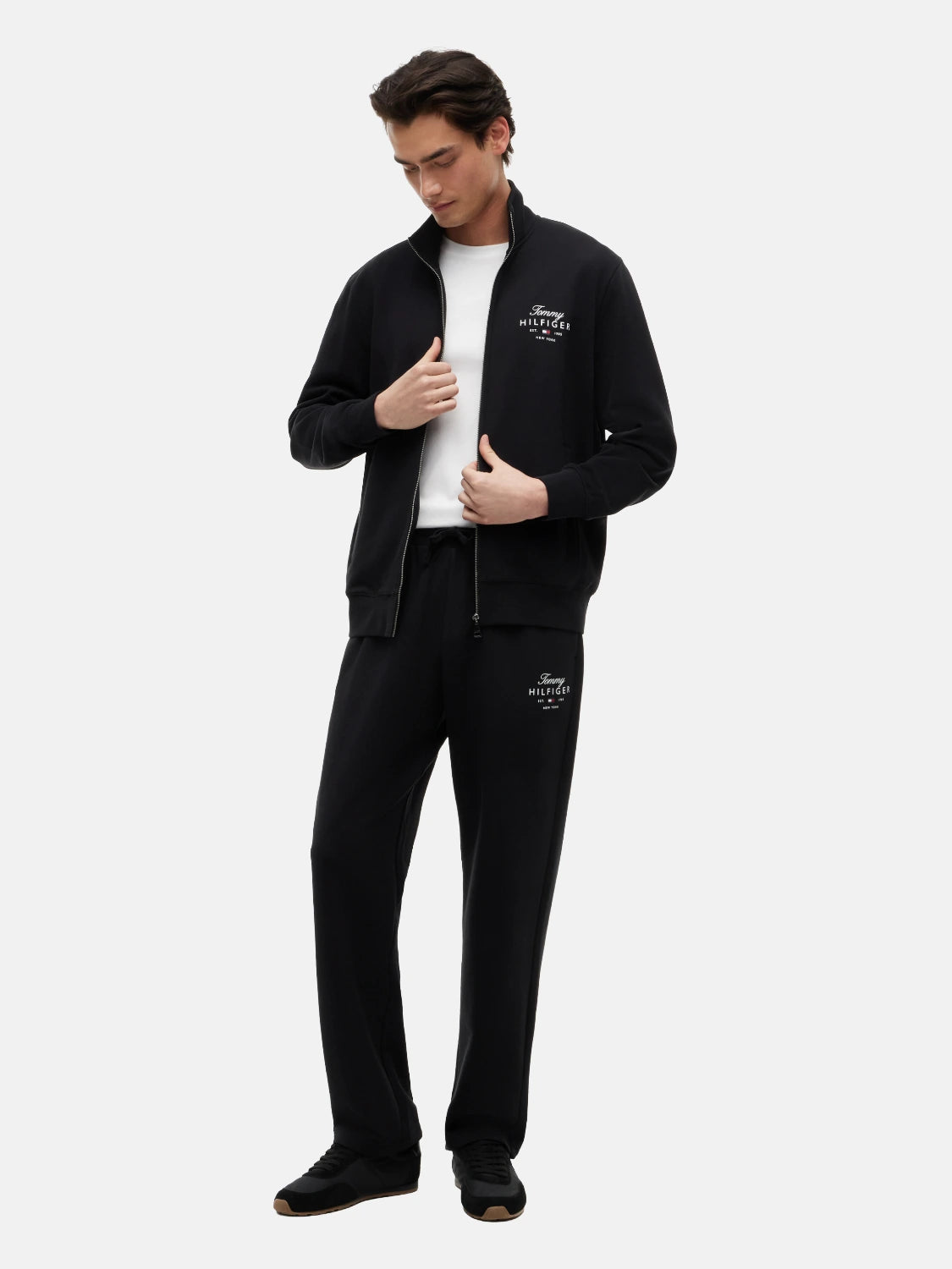 sweat-zippe-tommy-hilfiger-noir-porte