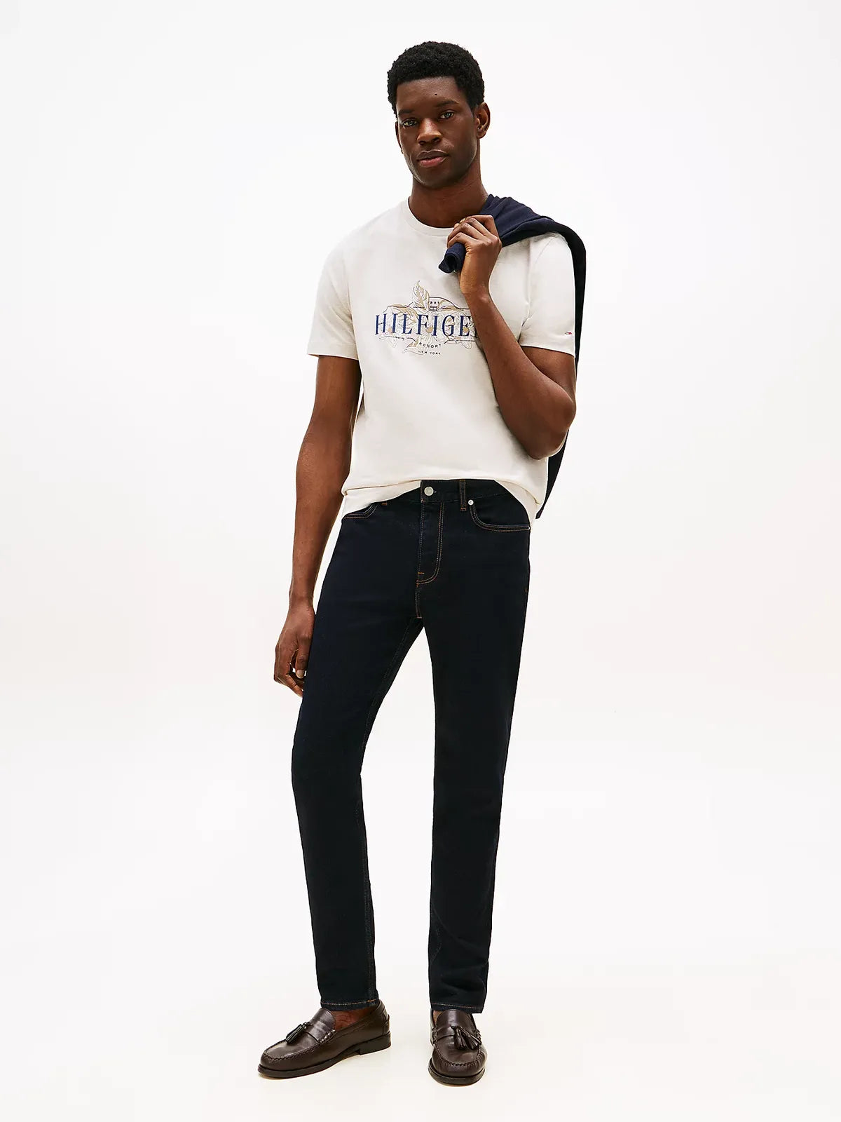 teeshirt-tommy-hilfiger-homme-beige-porte