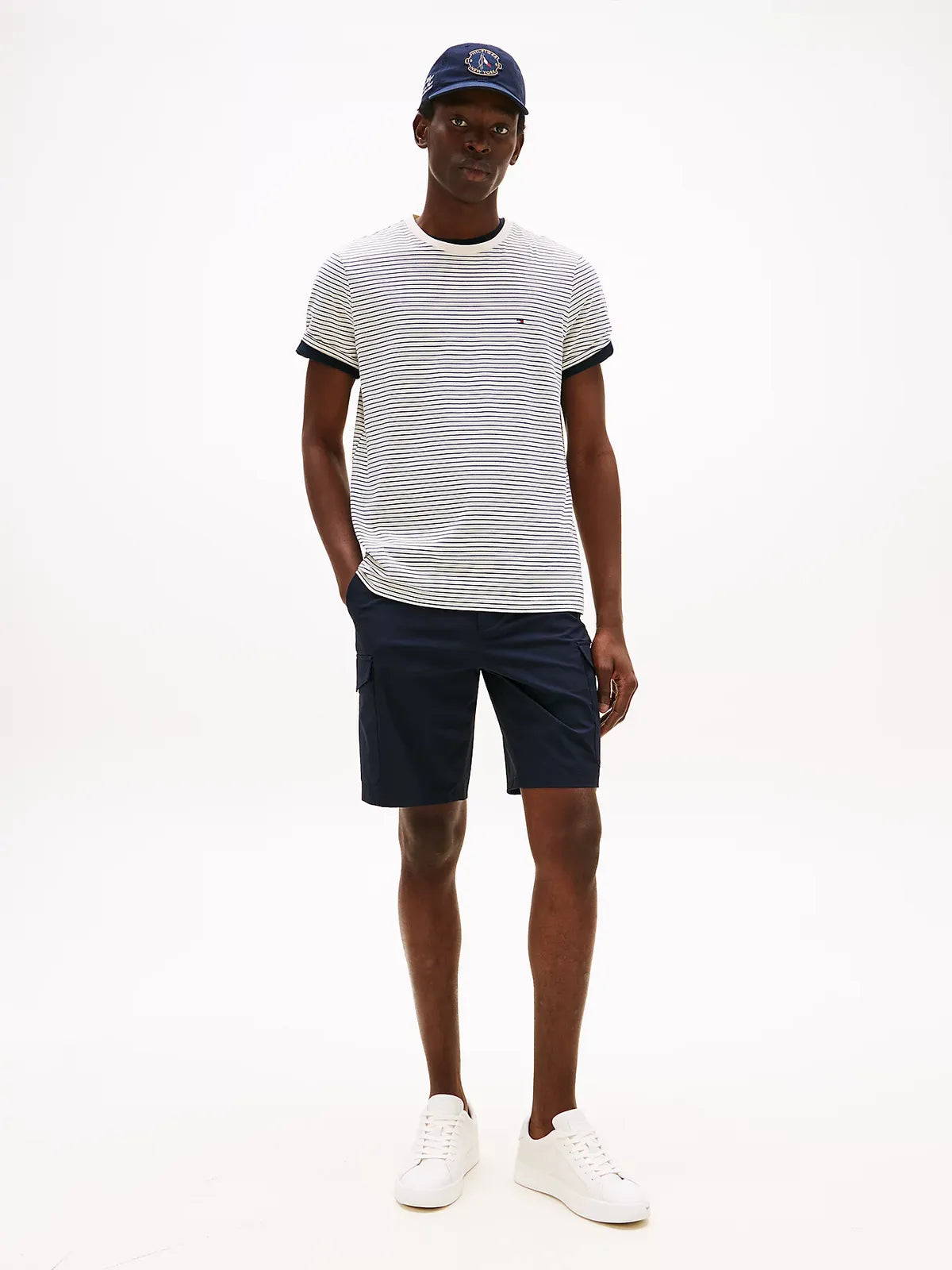 tshirt-tommy-hilfiger-homme-marine-porte