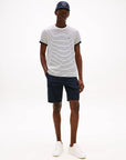 tshirt-tommy-hilfiger-homme-marine-porte