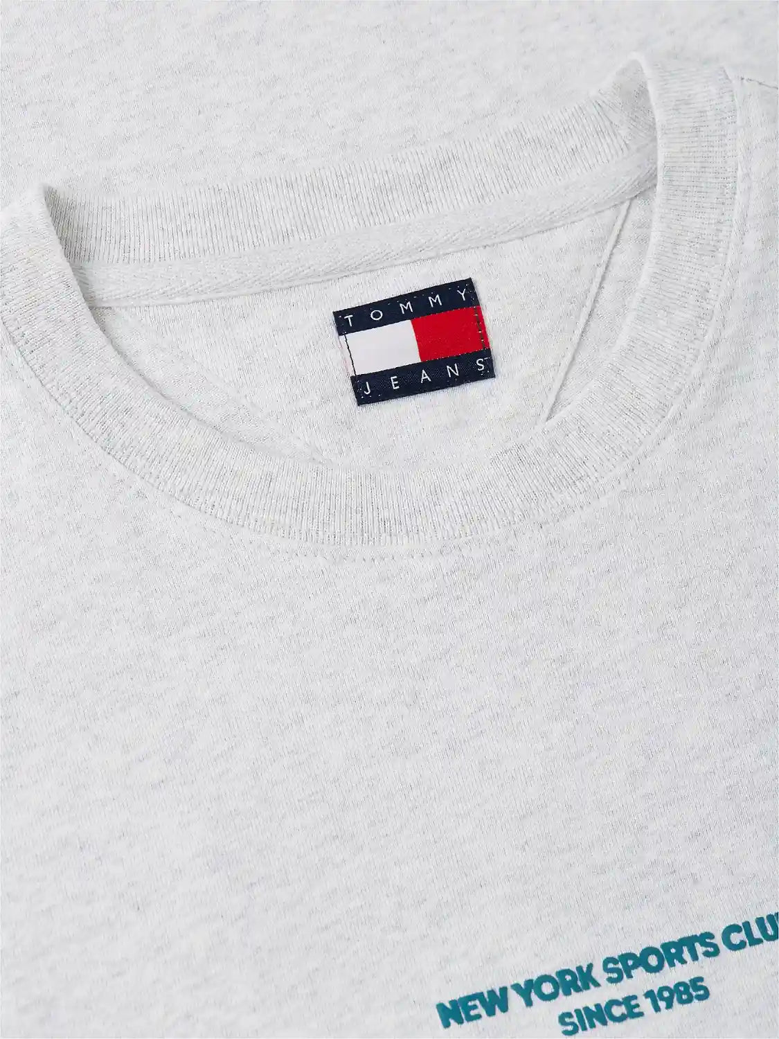 tshirt-tommy-jeans-gris-detail