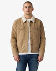 veste-levis-trucker-beige-porte-1636503050