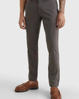 Pantalon chino Tommy Hilfiger slim gris en coton bio - Georgespaul